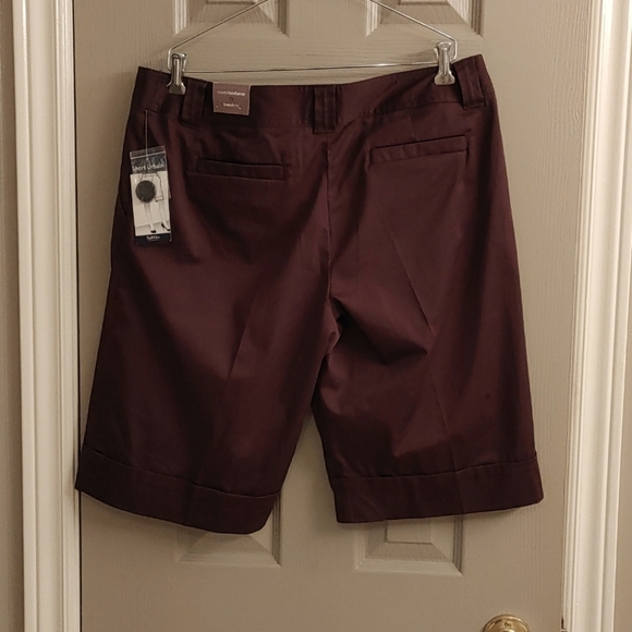 NWT Reitmans Brown Trendfits City Shorts Cuffed Size 15 - Picture 2 of 7
